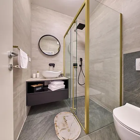 Anba Apartment Split